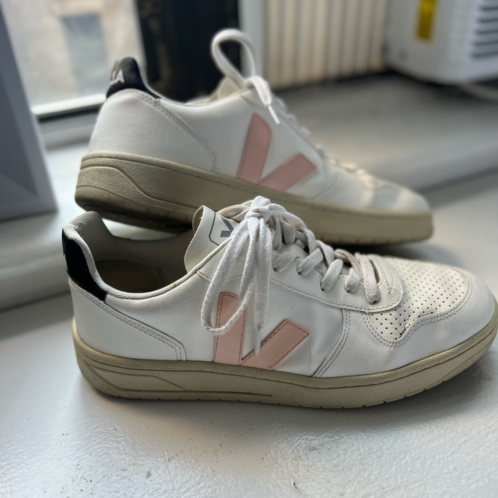 Veja V10 Leather Sneakers in White Petale Size 42